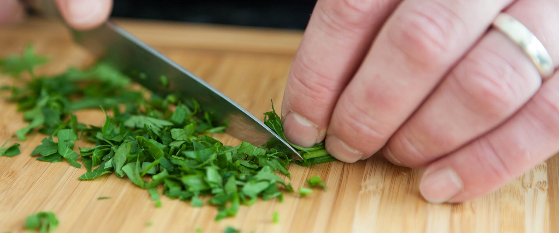 From Dull to Razor Sharp The Science Behind Tormek’s Precision Edge