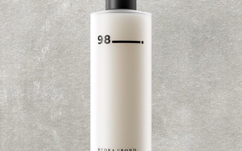 A Minimal Haircare Routine With Shampoo, Conditioner, Masque and Oil