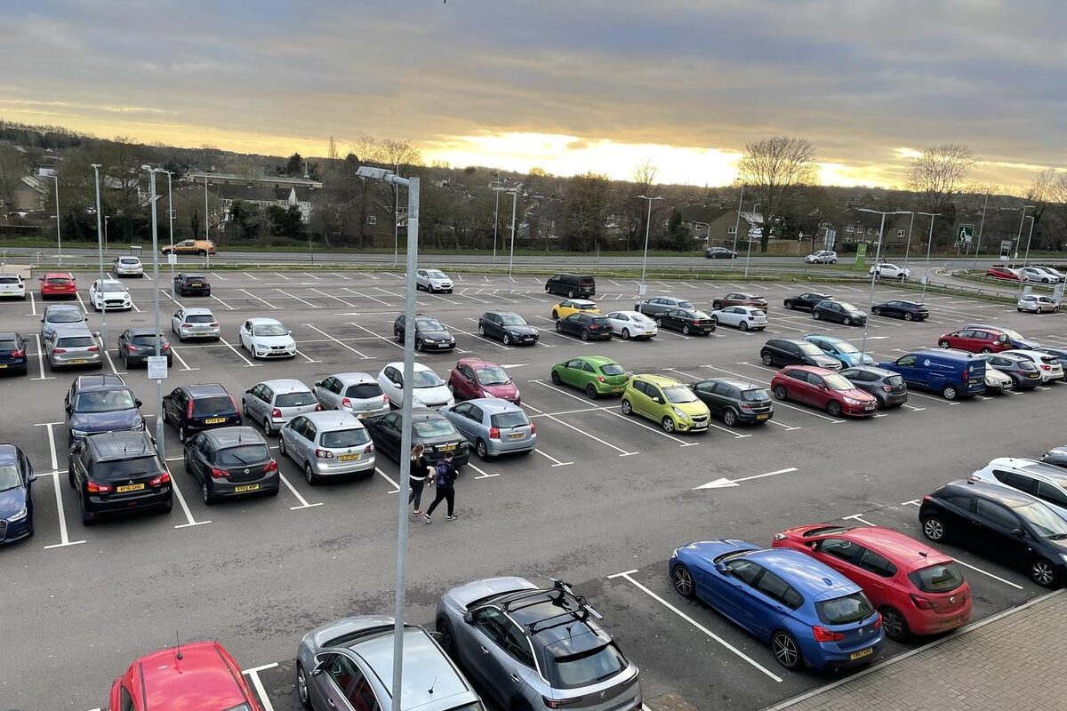 Willow Parking: Affordable Heathrow Airport Parking with Convenient Park & Ride Services
