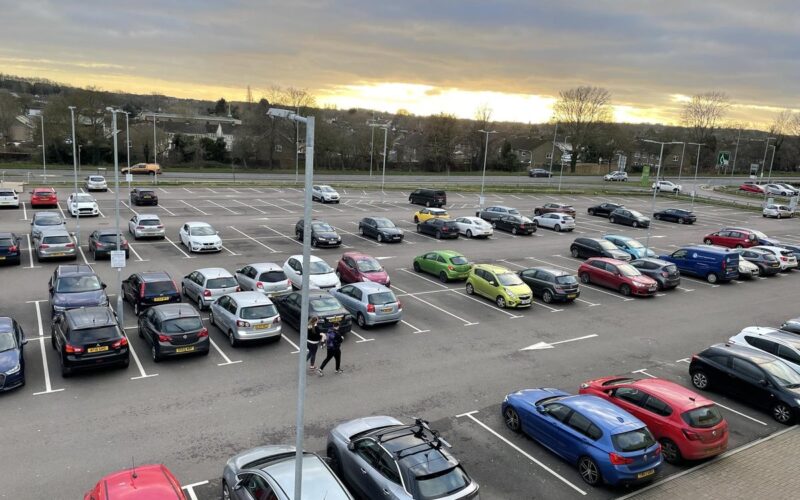 Willow Parking: Affordable Heathrow Airport Parking with Convenient Park & Ride Services