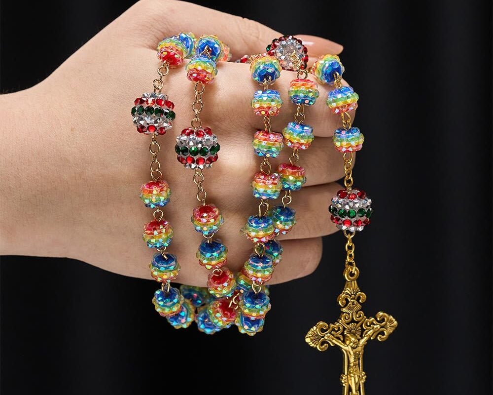 A Christmas Gift With More Meaning Than Another Pair of Socks: Christian Art Workshop Christmas Rosaries