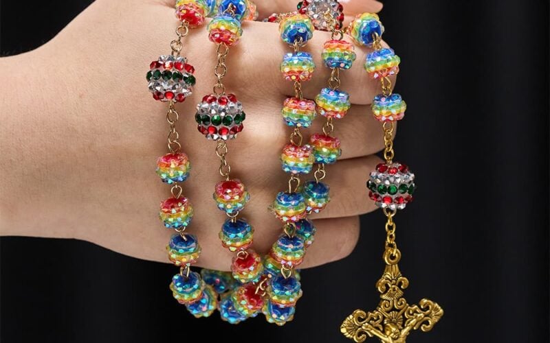 A Christmas Gift With More Meaning Than Another Pair of Socks: Christian Art Workshop Christmas Rosaries