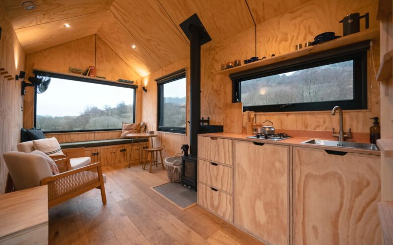 Switch Off Properly: Why Shacks Off-Grid Cabins Make a Brilliant UK Escape