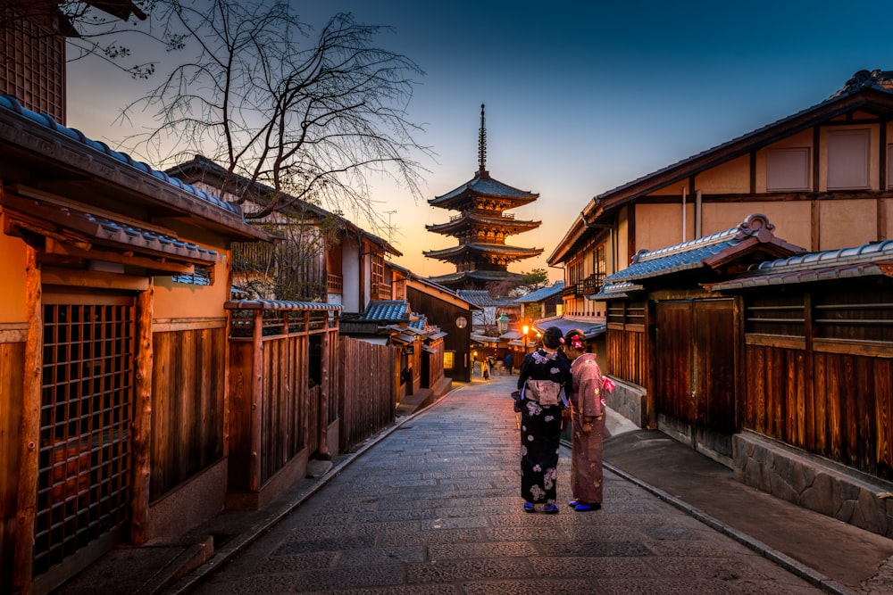 Kyoto by Foot: Navigating Mossy Stone Pathways