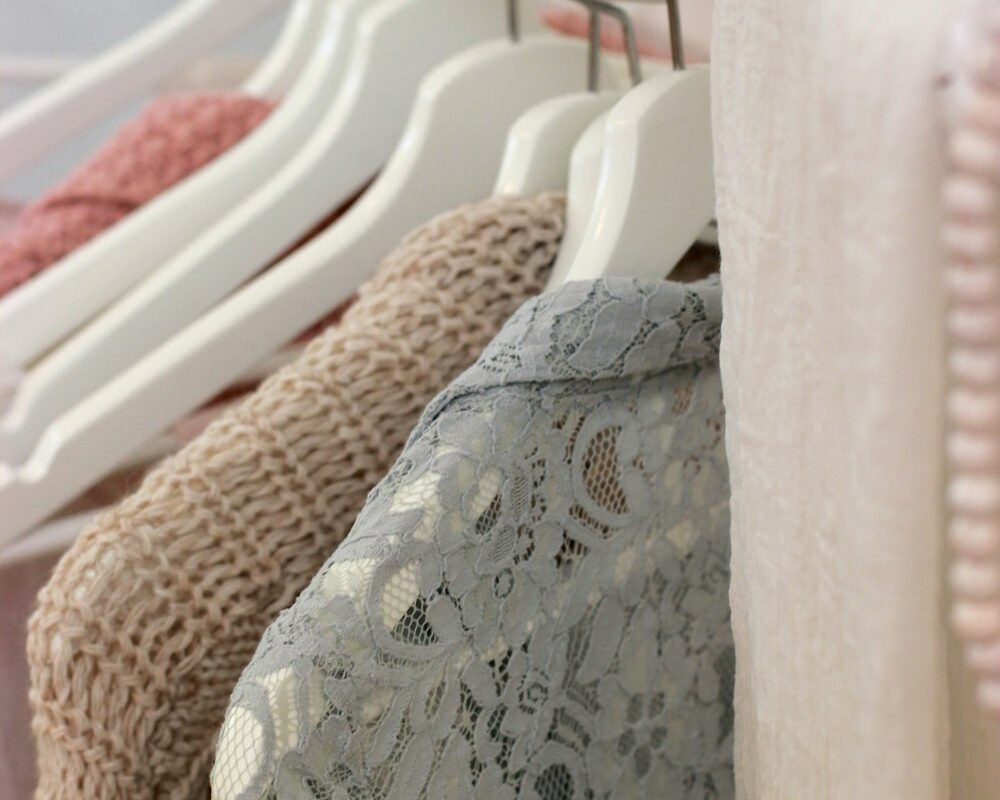 Minimalist Spring Wardrobe: Less is More
